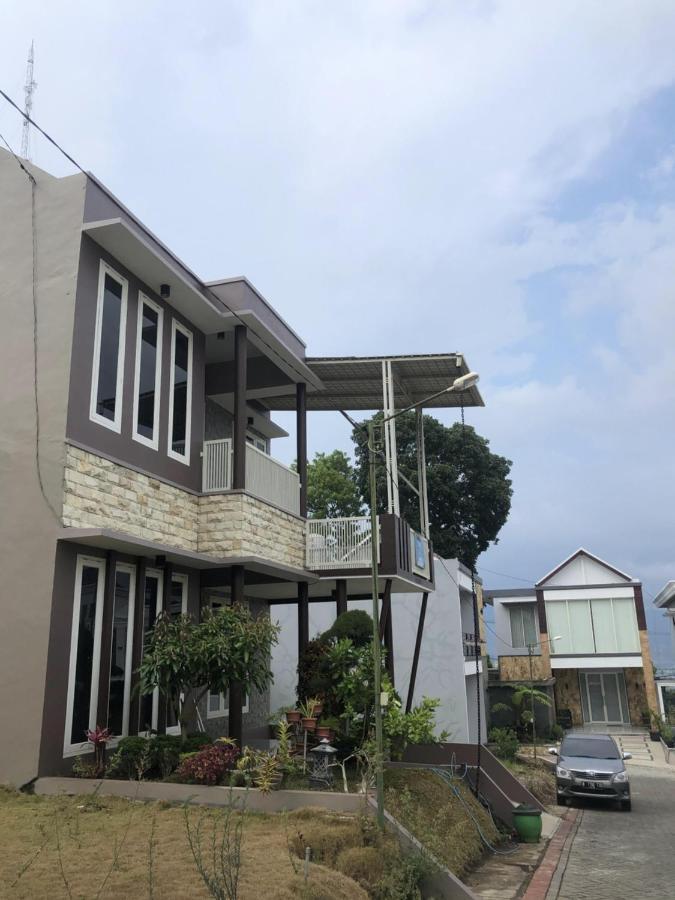 Villa Kusuma Hill A8 Batu  Kültér fotó