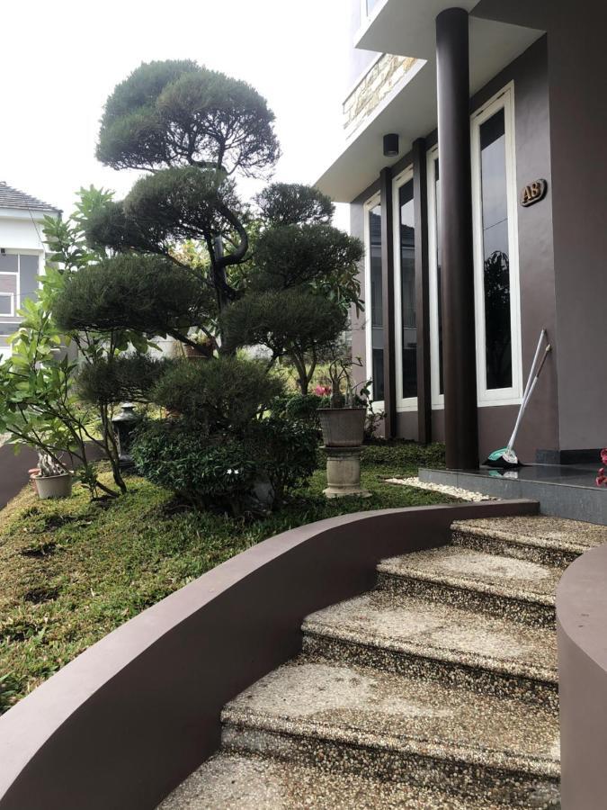 Villa Kusuma Hill A8 Batu  Kültér fotó